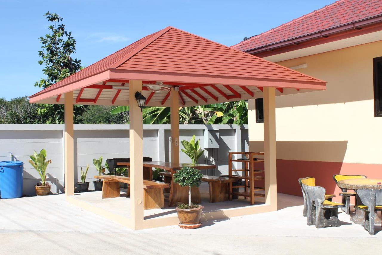 Naluemon Village Fh 1 Rayong Exteriör bild